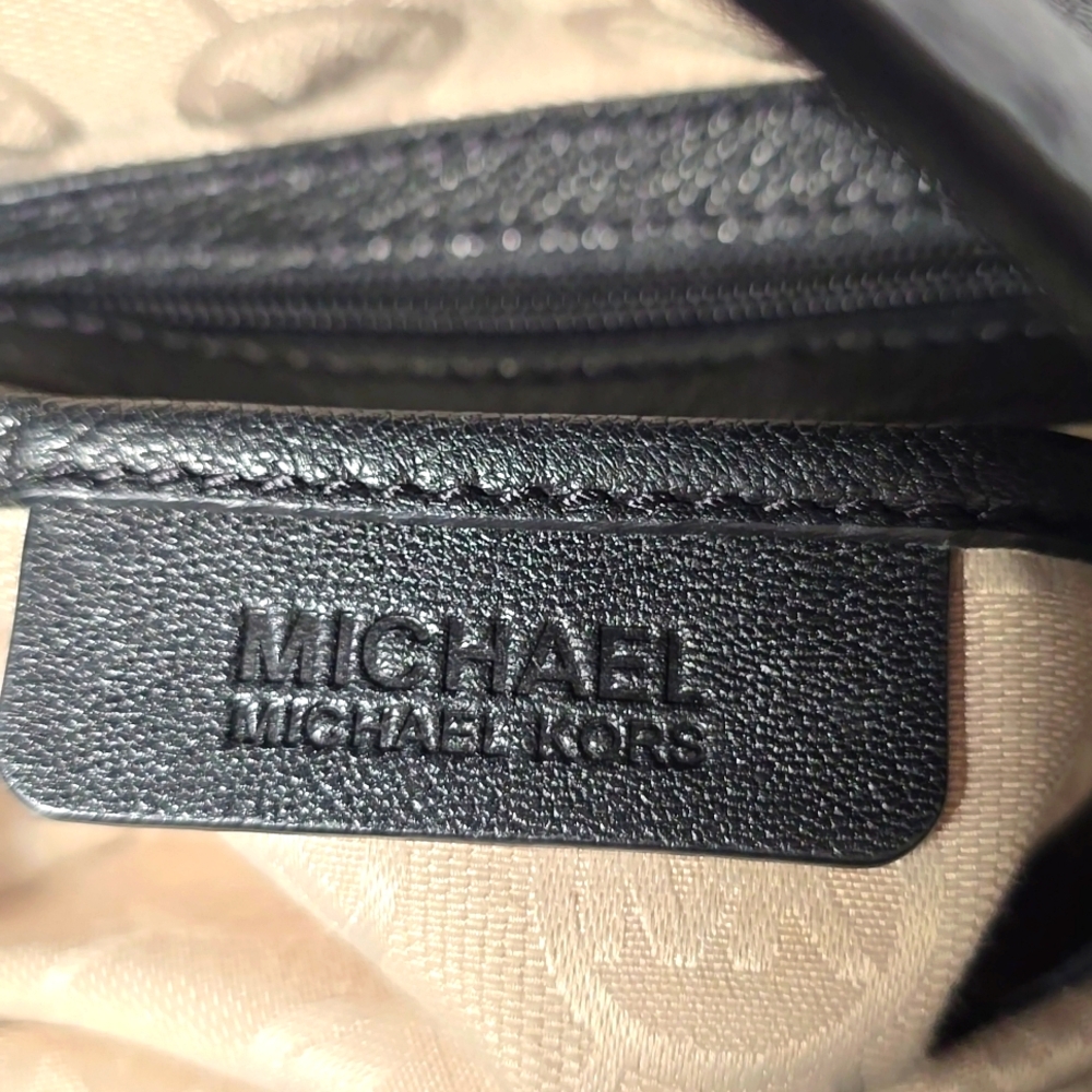 Michael Kors Hamilton Slouch Satchel With Lock and Key - Picture 8 of 16